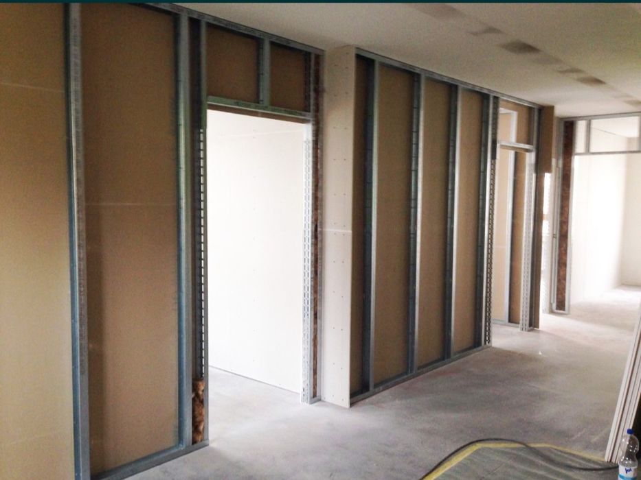 Colocação de pladur e barramentos