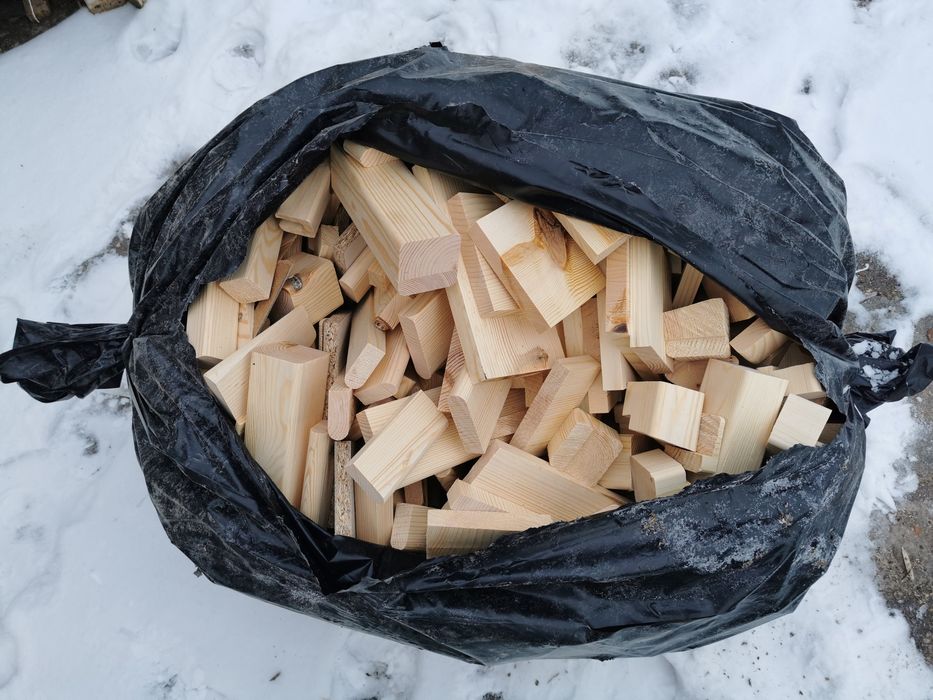 Дрова в мішках обрізки