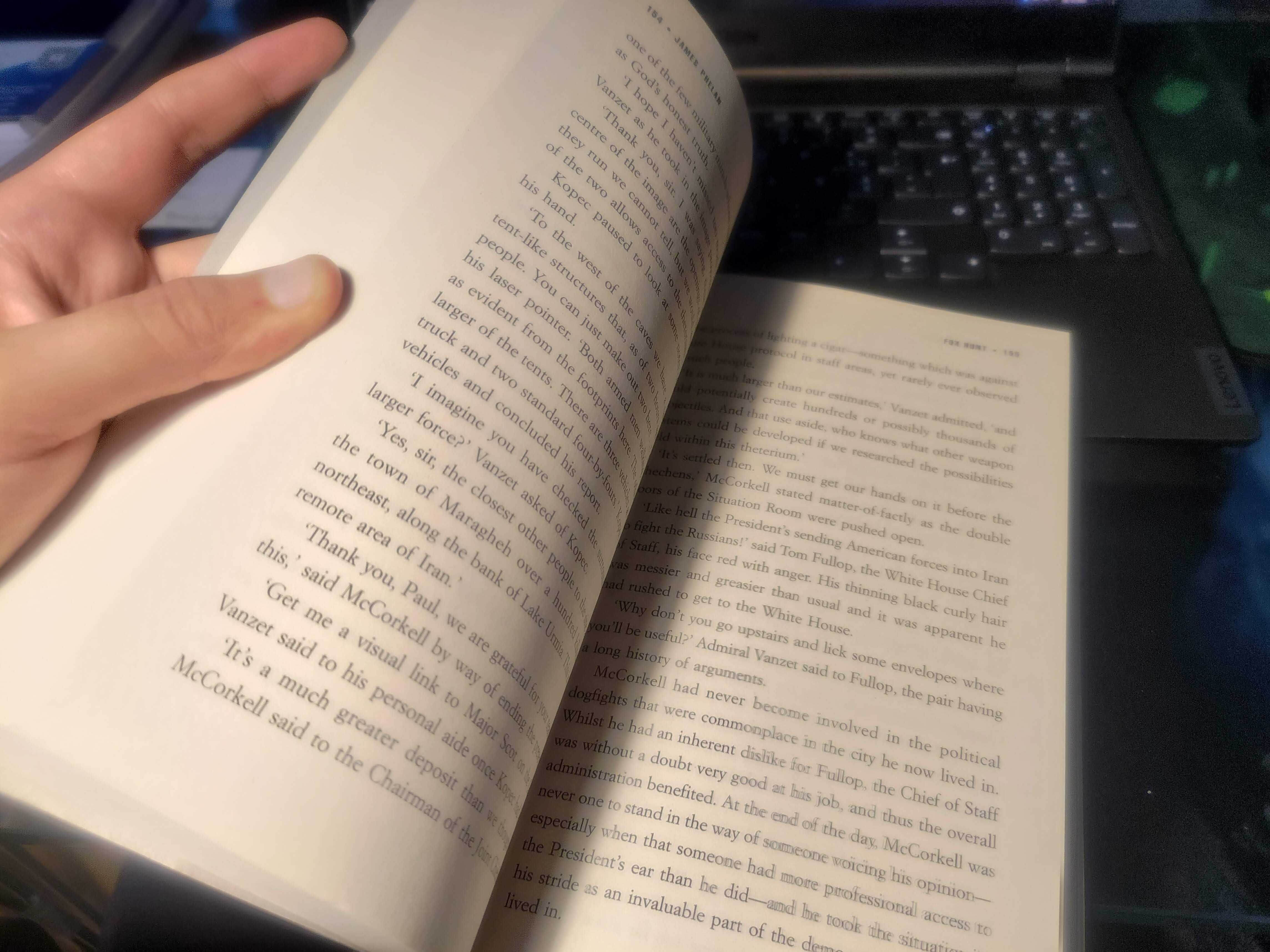 LIVRO Fox Hunt - James Phelan (Novo)