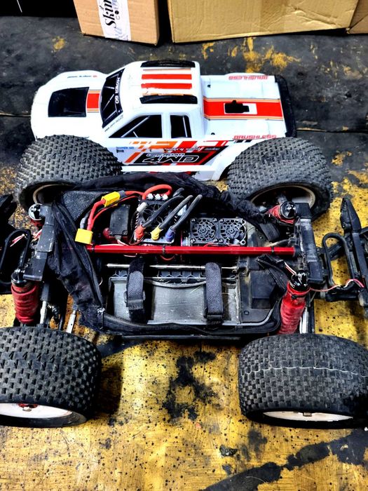 4 x modele RC HPI Savage X + elektryczne + akcesoria+ baterie, częsci!