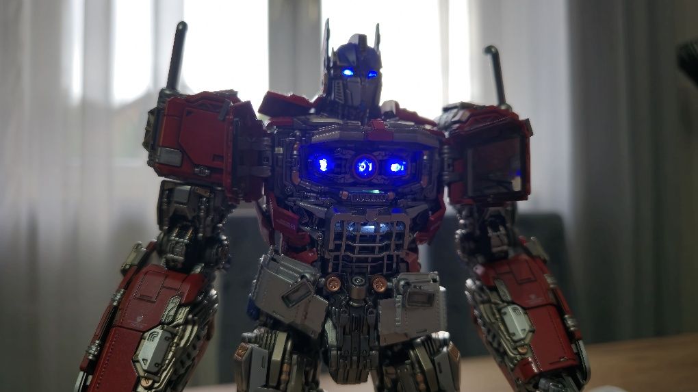 Transformers Optimus Prime 1/6 z efektami
