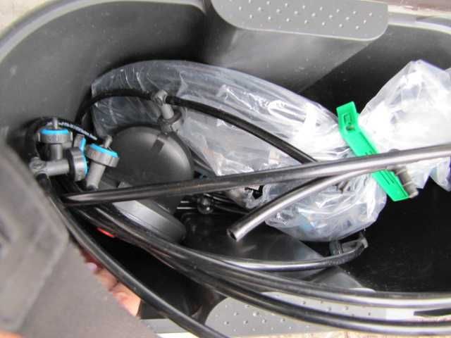 Gardena AquaBloom solarny zestaw nawadniający ze zbiornikiem wodnym