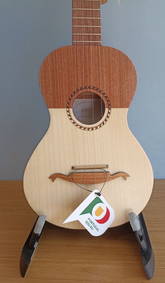 Cavaquinho marca APC