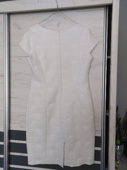 Biała sukienka elegancka 42