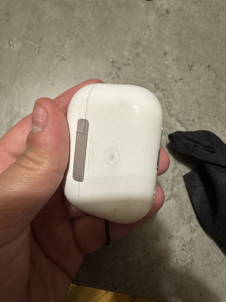Зарядний кейс AirPods Pro 2 (MagSafe, оригінал)