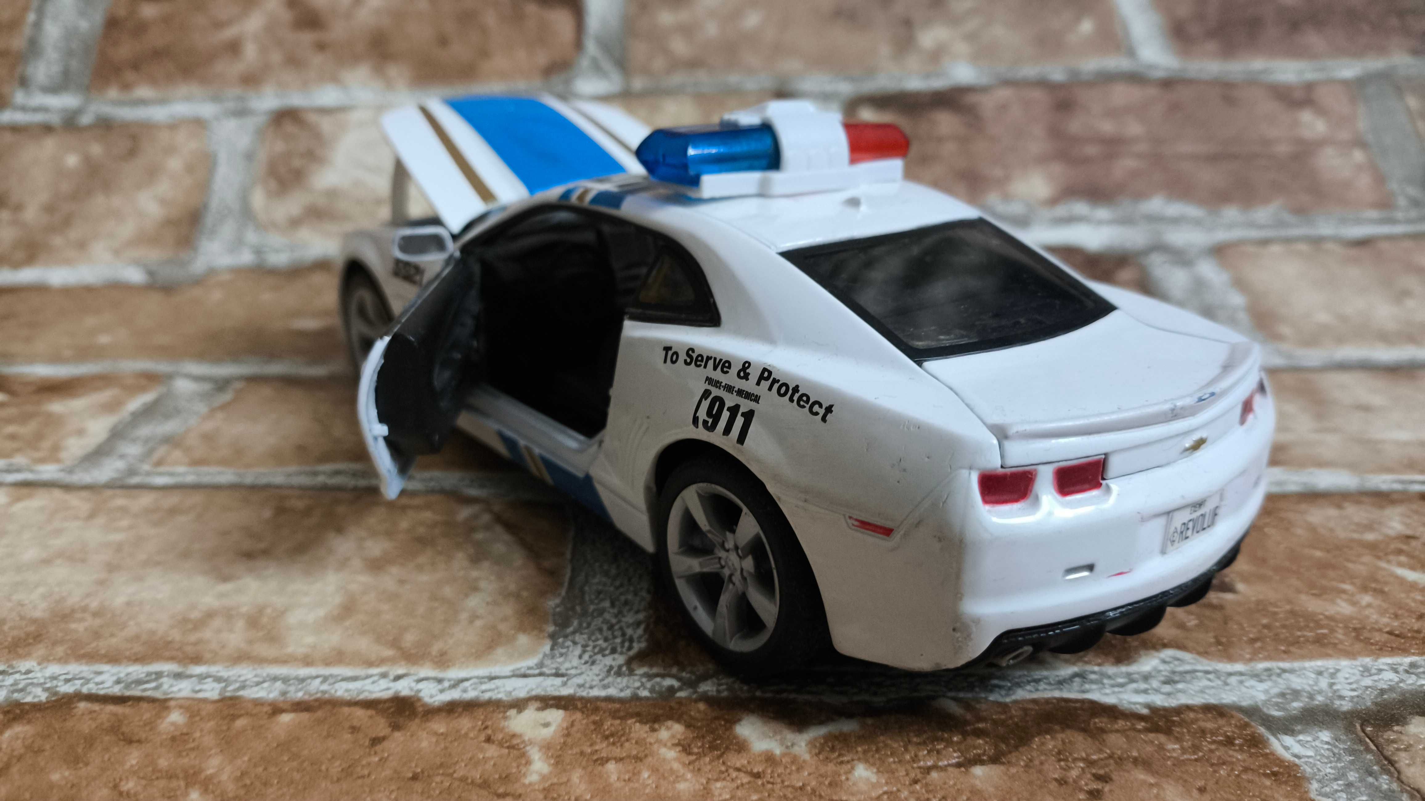 Машинка, іграшка Chevrolet Camaro 2010 1:24 Police Maisto