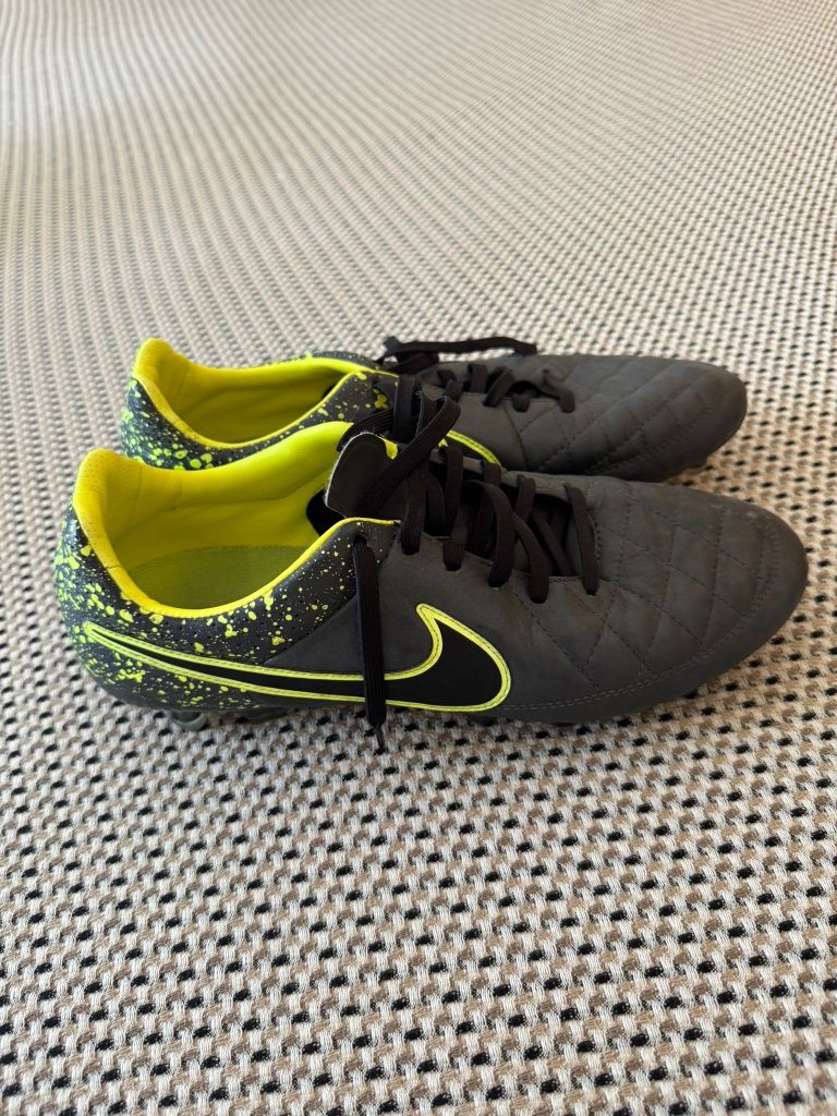 Chuteiras Nike N43