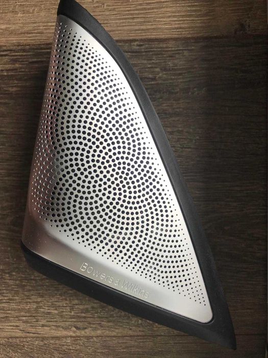 Сітки Bowers & Wilkins з підсвіткою для BMW G30 / F90