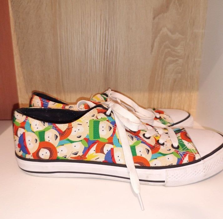 Продаються кеди  "South park"