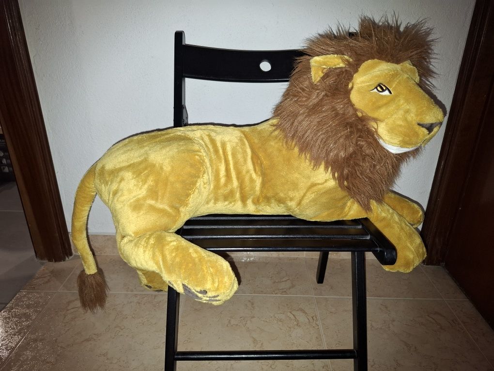 Peluche leão ikea