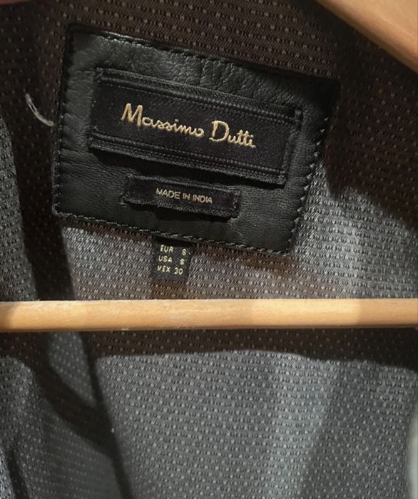 Casaco pele preto Massimo Dutti.