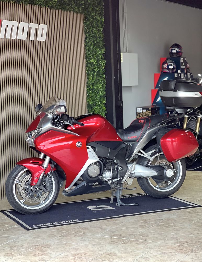 Honda VFR 1200 Ano 2010