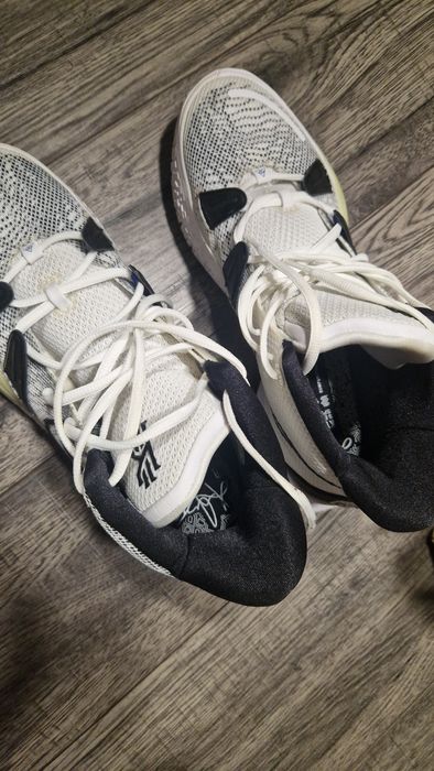 Кроссовки Nike Kyrie 7