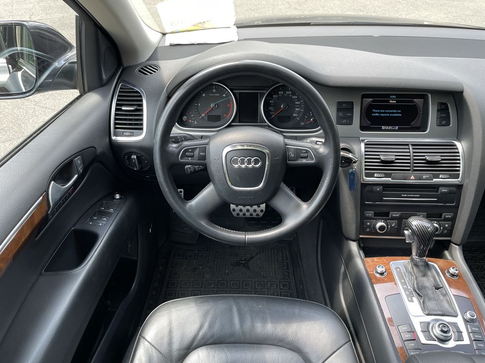 Audi Q7 3.0 TDI Sline Premium Plus в очень хорошем состоянии