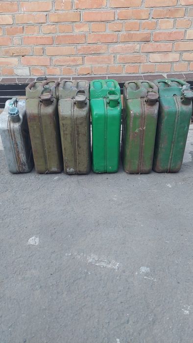 Продам металеві каністри