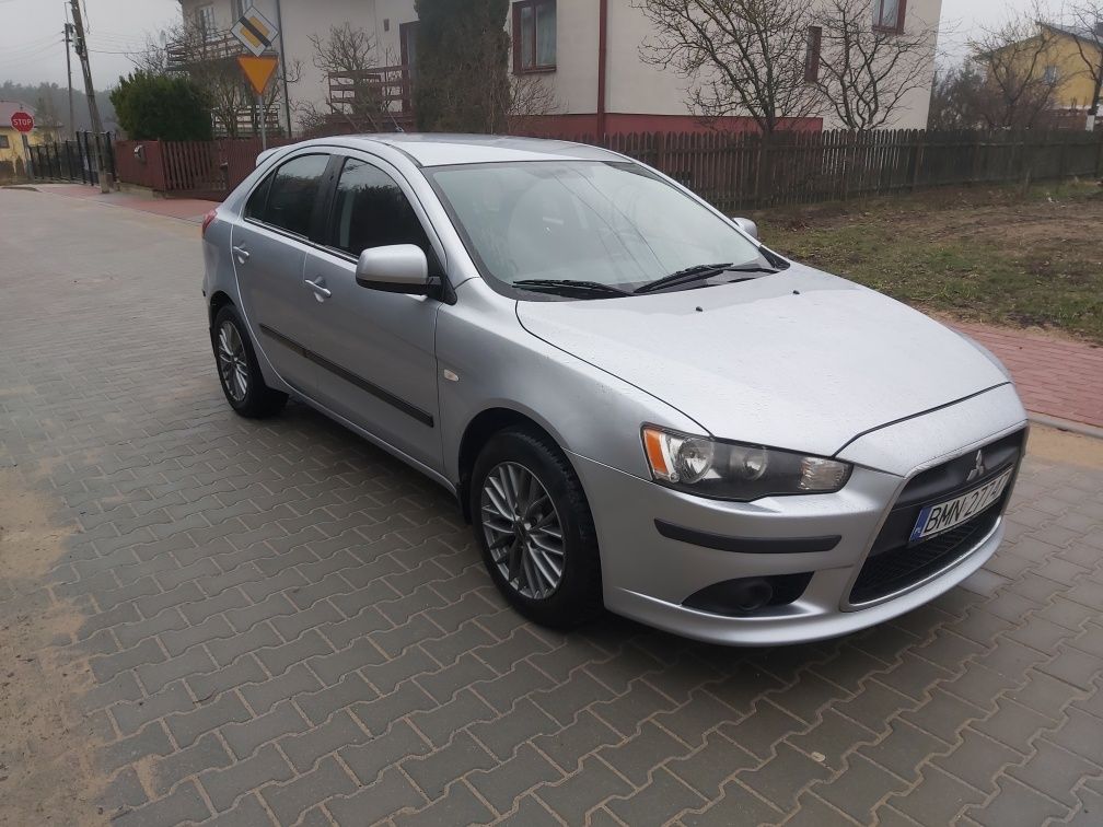 Mitsubishi  Lancer benzyna