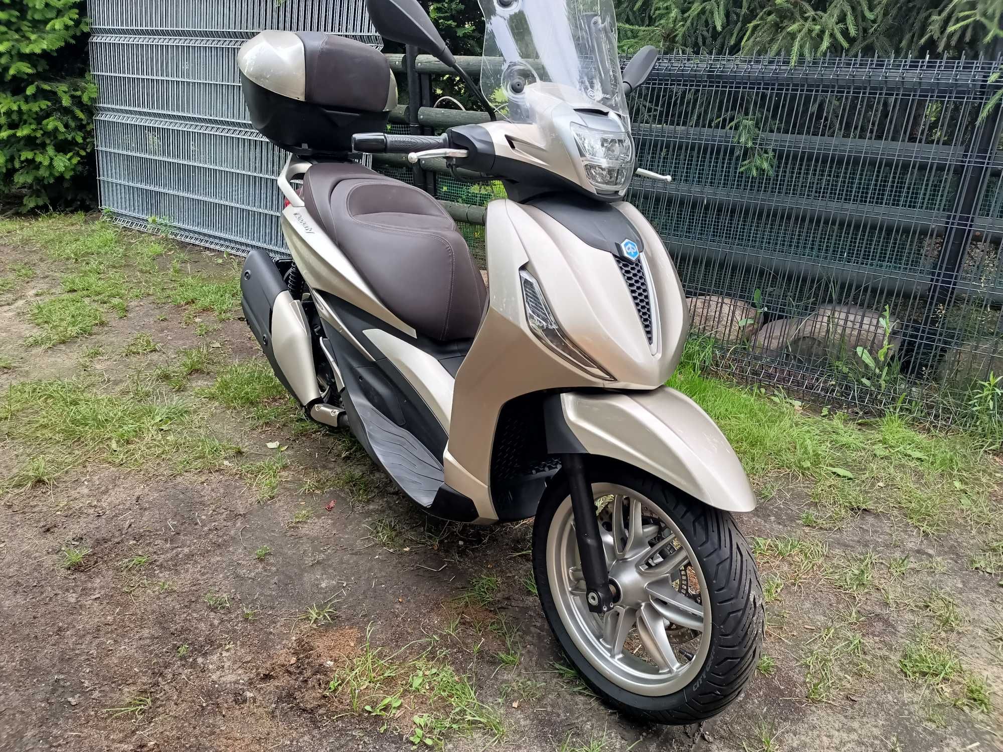 piaggio beverly 400  jak nowy