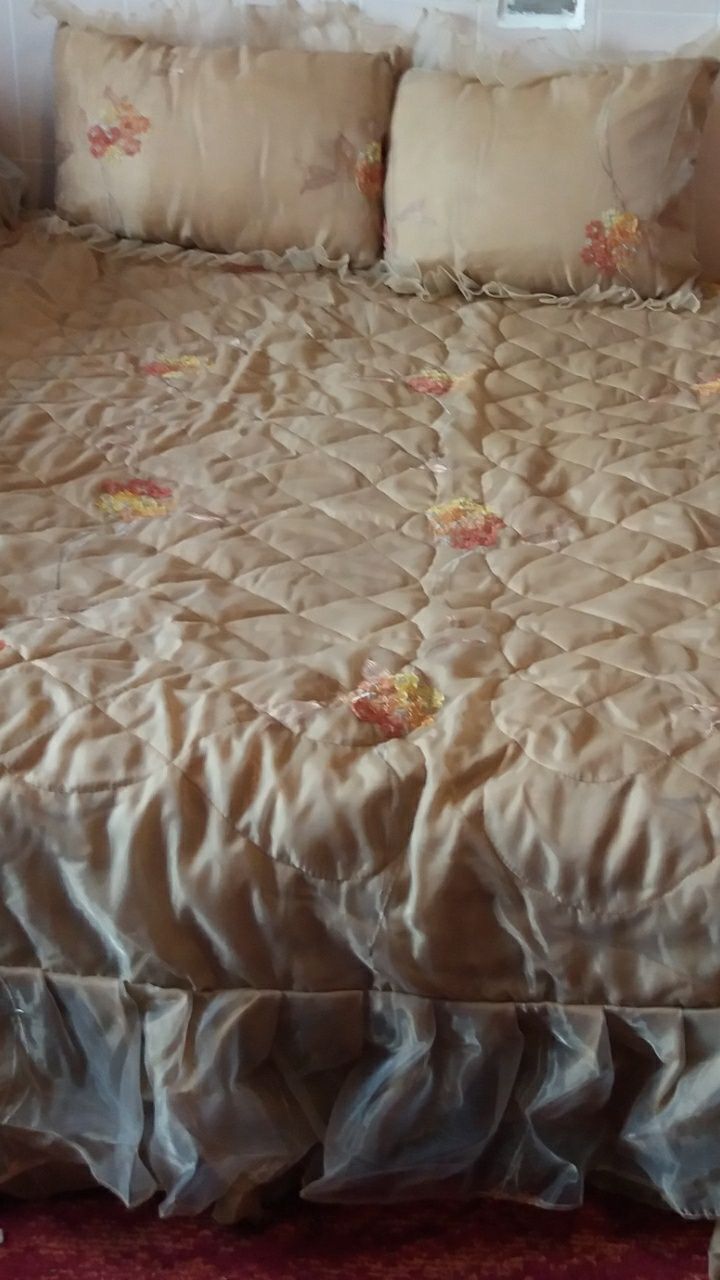 новое стеганое покрывало 1,75×2,10 и 2 подушки на 2-х Спальную Кровать