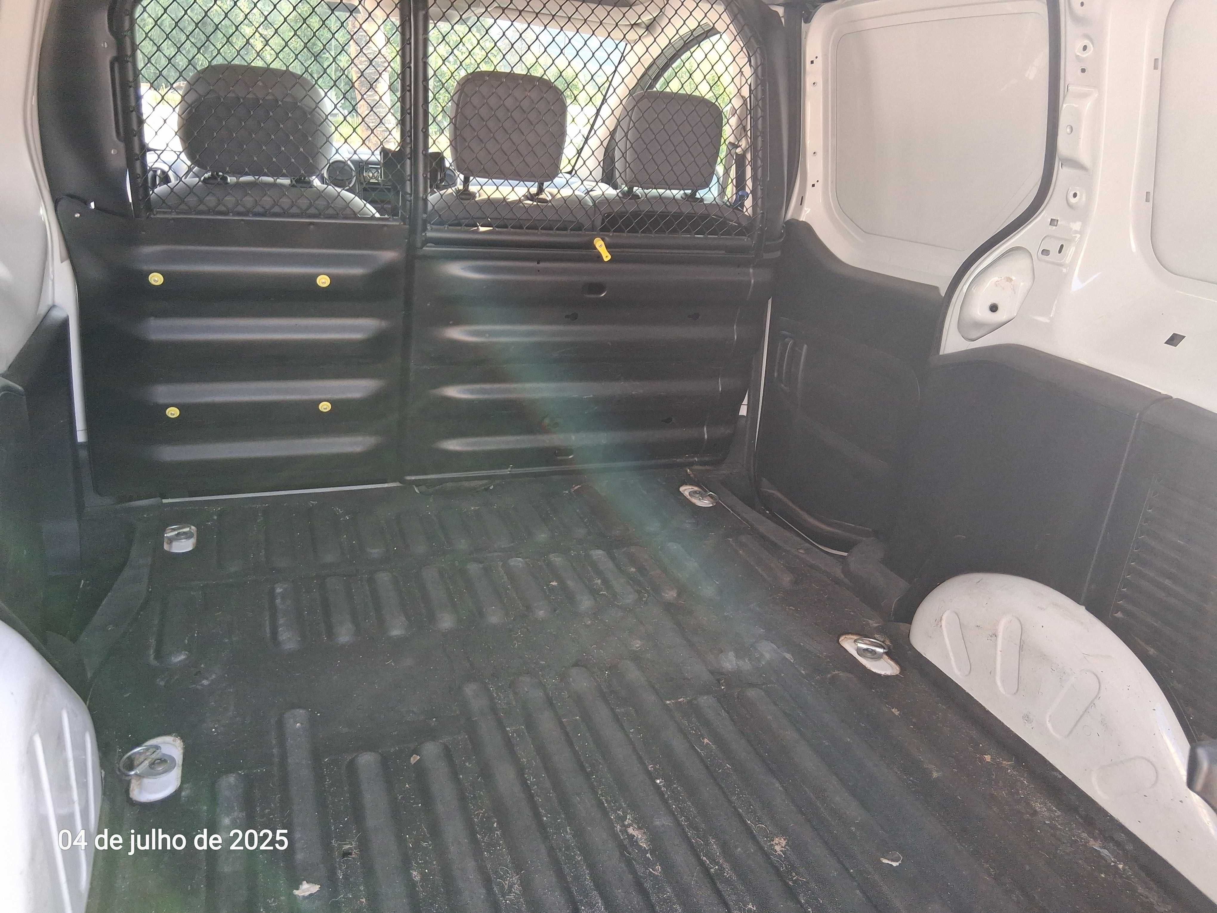 CIROEN BERLINGO de 3 Lugares - L1 - 1.6HDI - 90CV