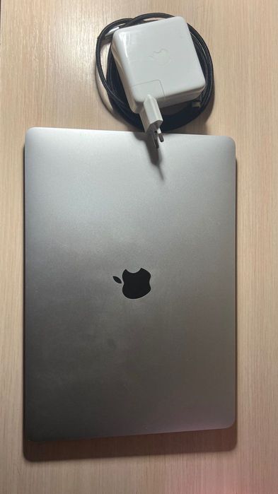 MacBook Air M1 8/512