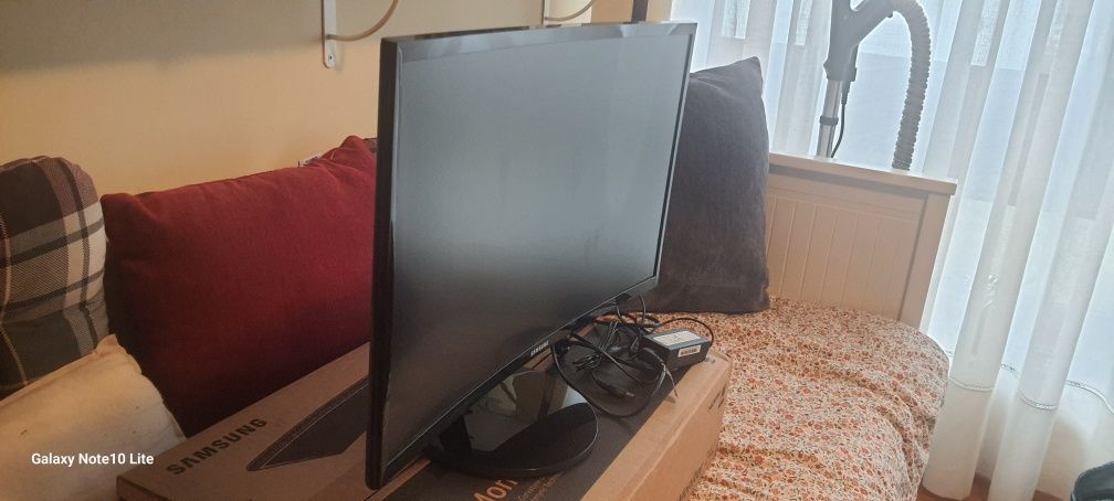 Monitor curvo Samsung CF390 23.5" LED FullHD FreeSync Curvo