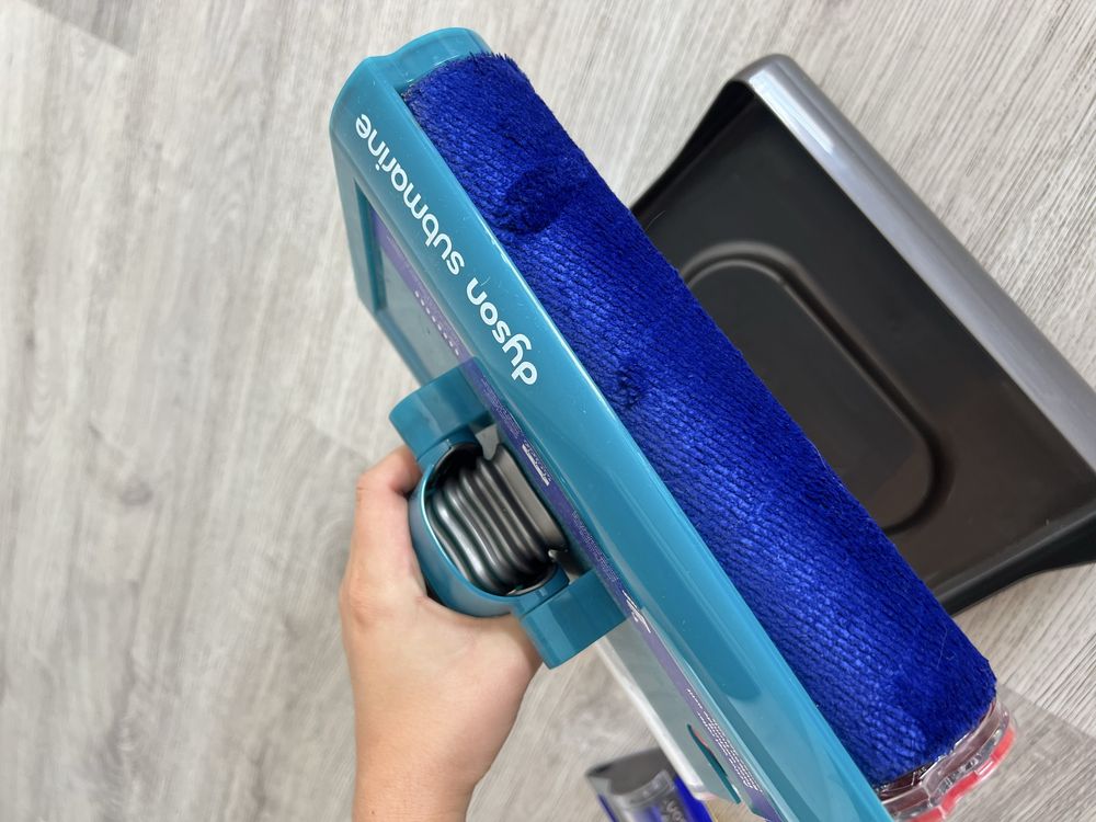 Escova Dyson Nautik™ com pequeno defeito