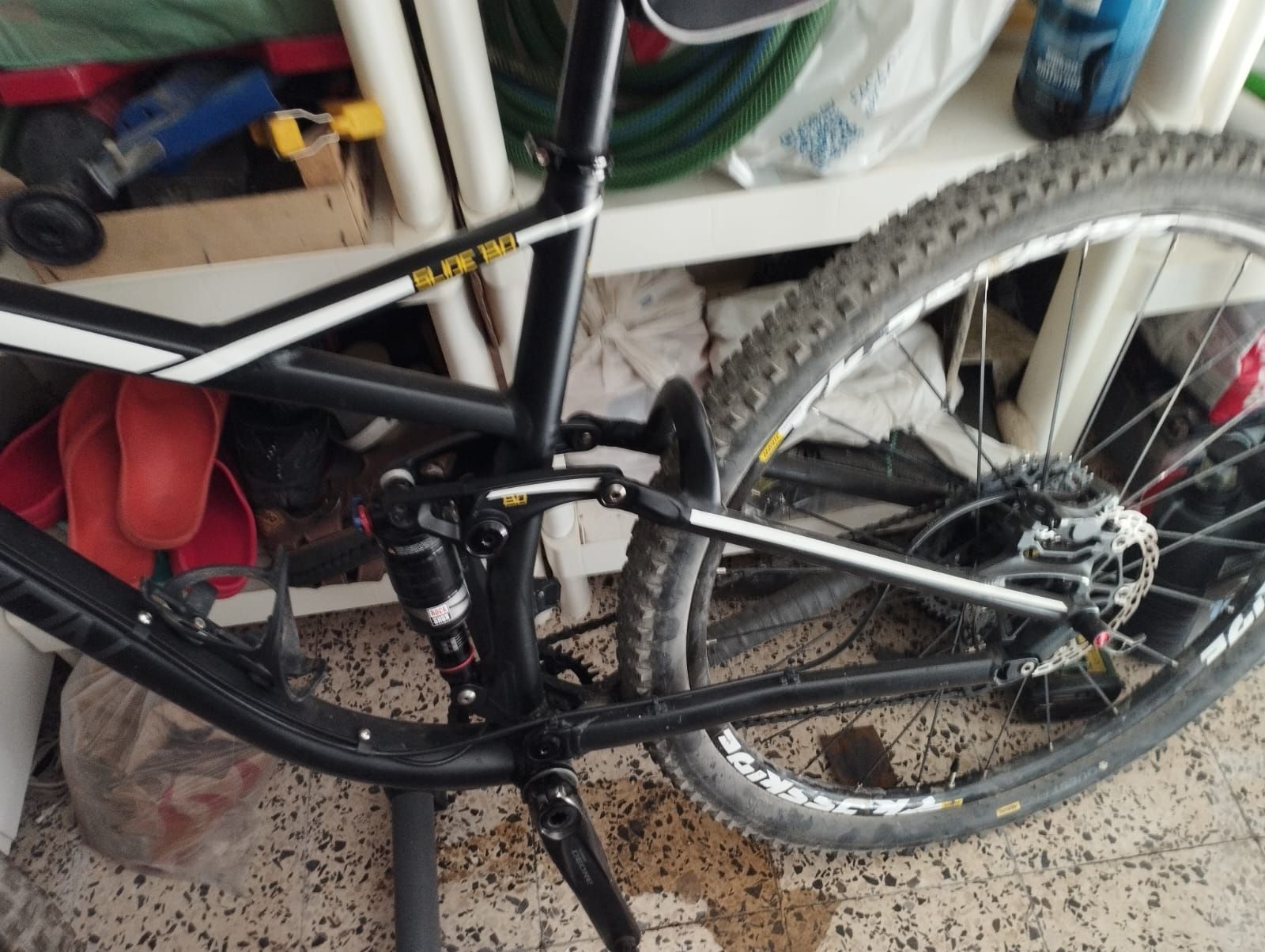 Bicicleta suspensão total roda 29