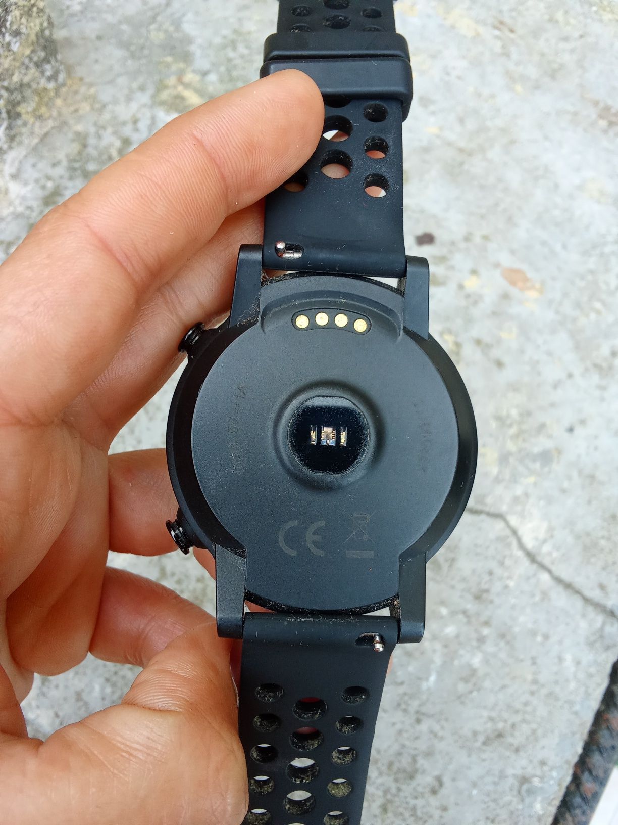Smartwatch com bluetooth Goodis SW6468BK Preto"compatível com android