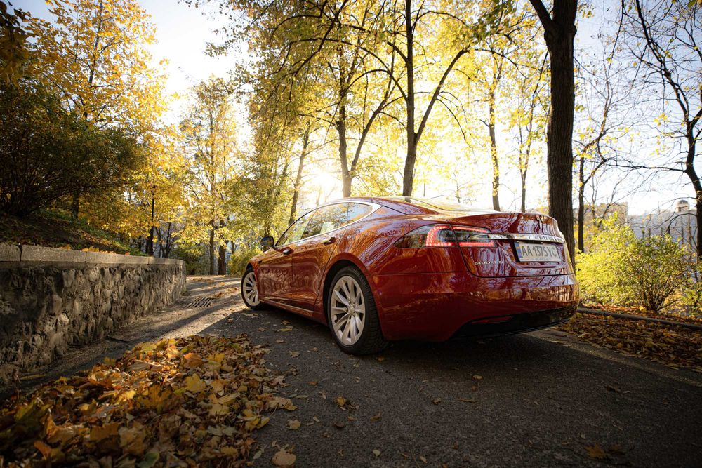 Продам Tesla Model S