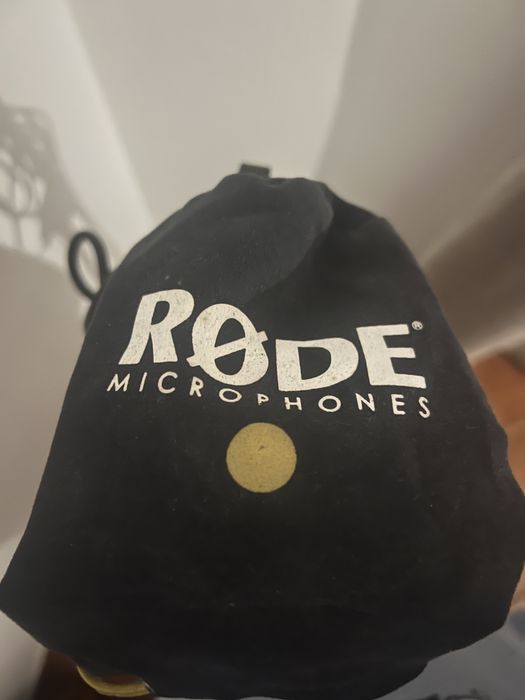 Microfone Rode NT1 mais interface