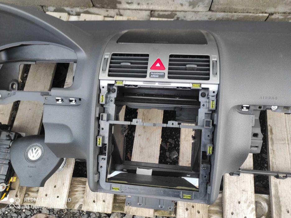 VW Touran deska rozdzielcza konsola pasy poduszki Europa oryginal