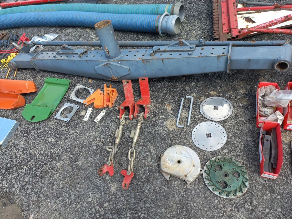 Most tył do kombajnu,Dyszel do przyczepy,prasy,talerzówki,sztywny,173-0020-002,ośka,rama kuhn master,belka tylna do kombajnu,zwolnica,ramiona tuza,tuz na tył,wąż ssąco tłoczący,rozlewak,tarczki wysiewu,bima sea90 przystawka pompy odbioru mocy,mf32,lawerda