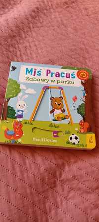 Miś pracuś zabawy w parku