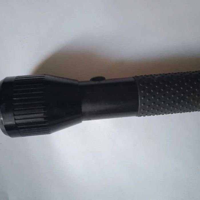 Mellert SLT TL280s tradycyjna latarka na baterie diody halogen