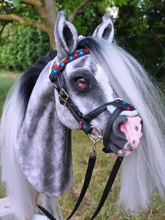 Realistyczny koń arabski Hobby Horse + sprzęt realistyk siwy