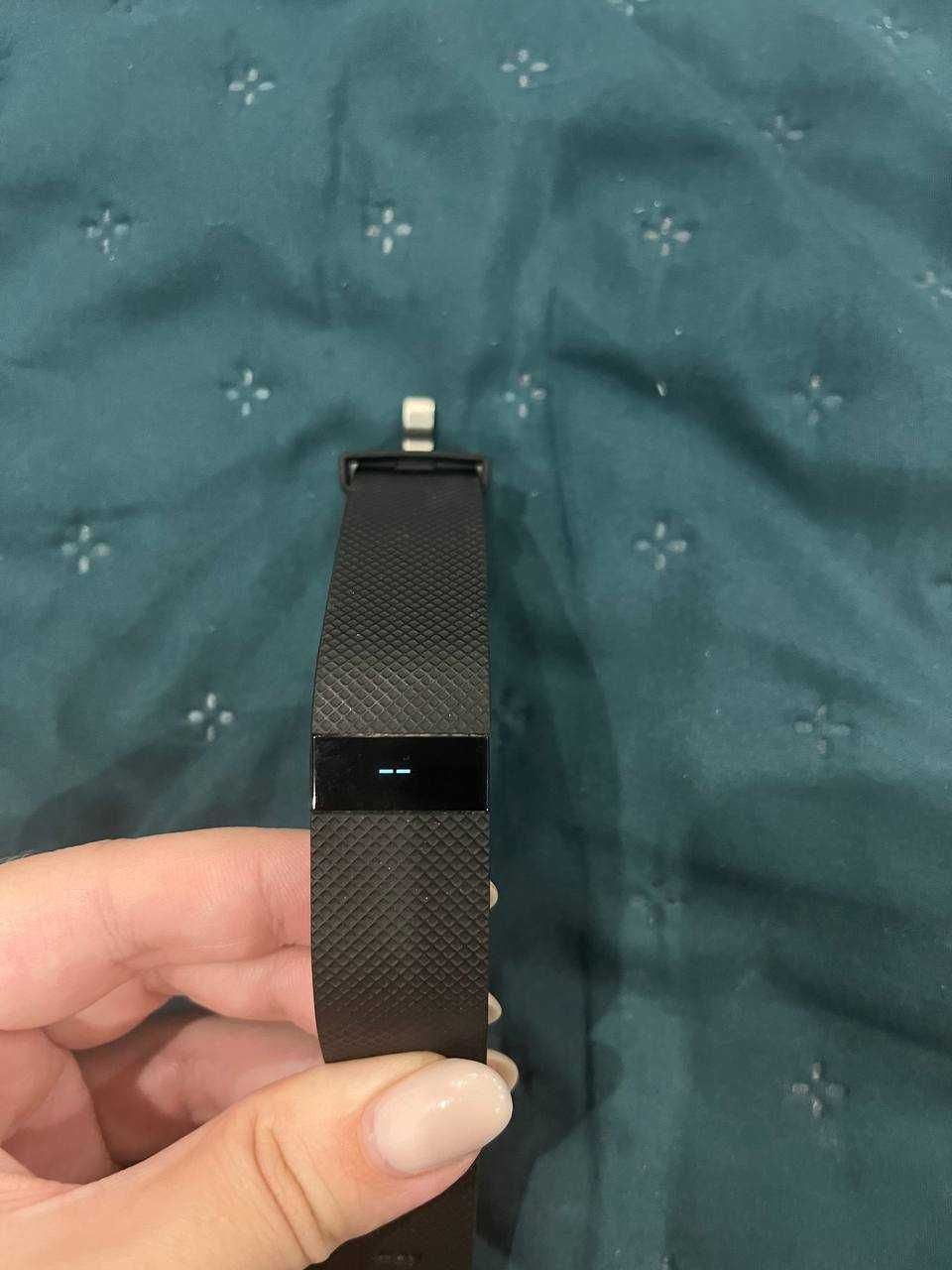 Фітнес браслет Fitbit Charge HR