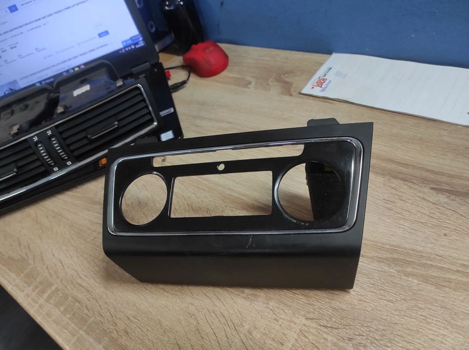 SKODA SUPERB 2 RAMKA OBRAMOWANIE PANELU KLIMATYZACJI 3T0863152D WYSYŁKA !!!!