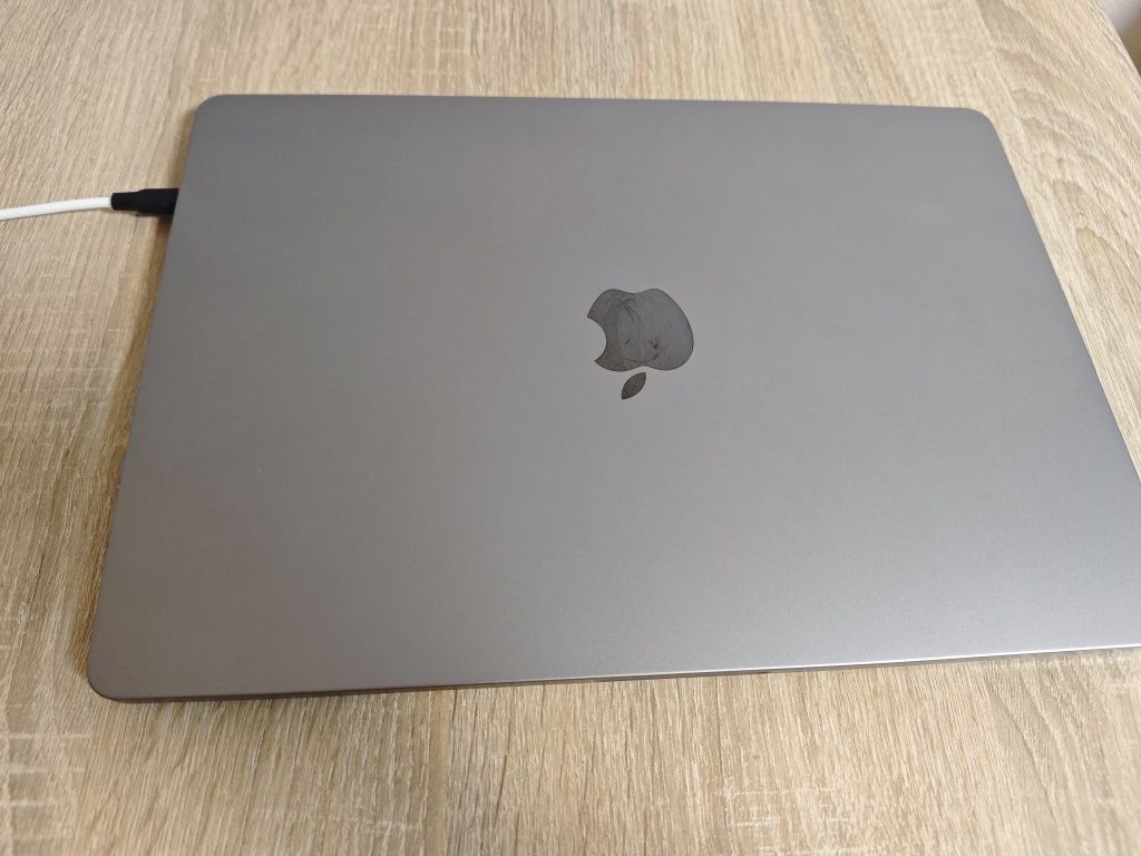 MacBook air 15 M2 2023 8/256gb
