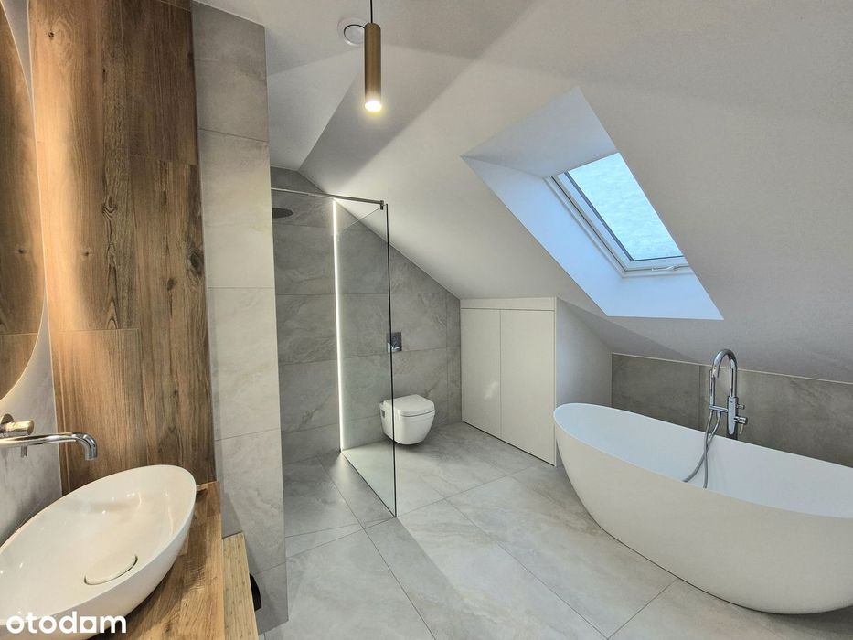 Dom w Idealnej Lokalizacji z Atrakcyjną Działką !