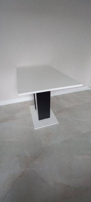 Stół do kuchni, jadalni z możliwością rozłożenia