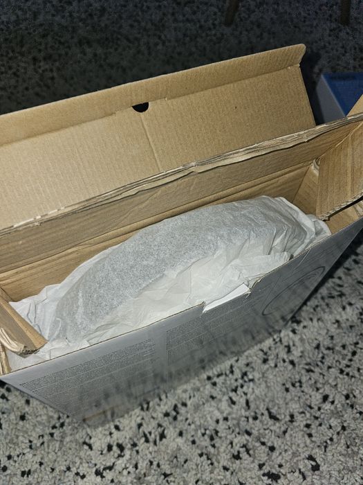 Lampa LED  z regulacją temperatury świata