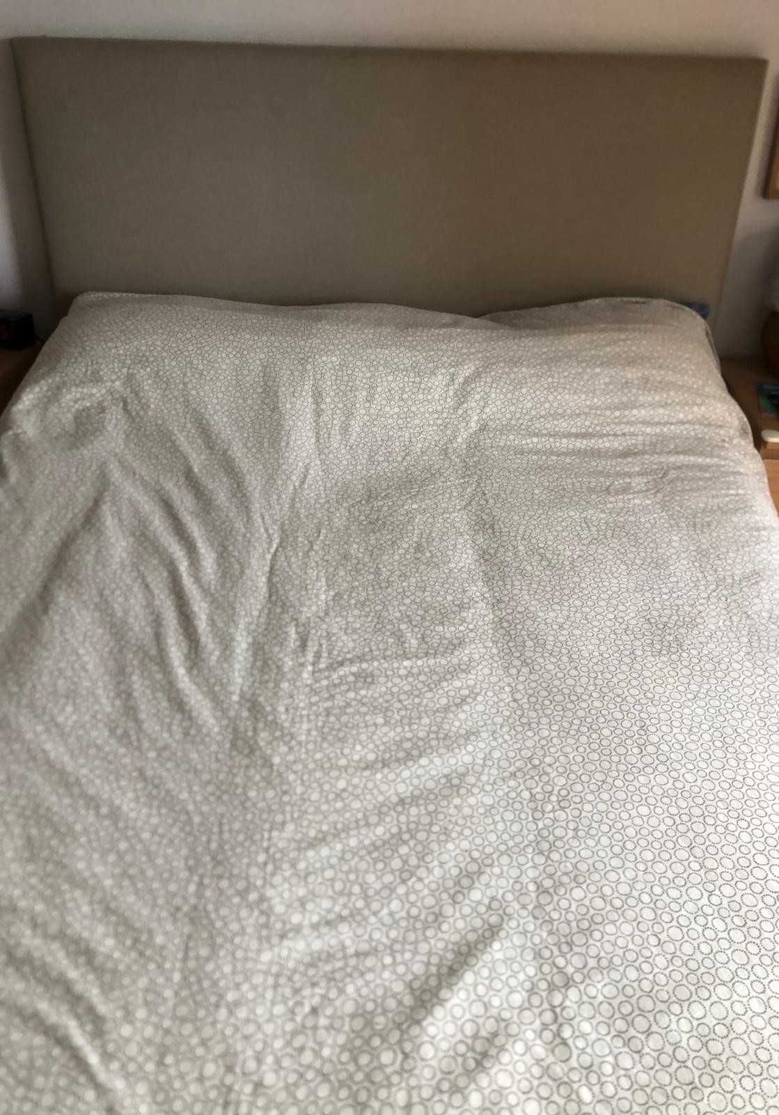 Cama de casal 160/200 com cabeceira e arrumação
