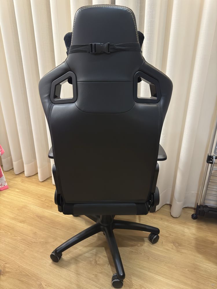 Noblechairs EPIC