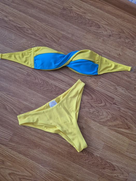 Фірмовий купальник