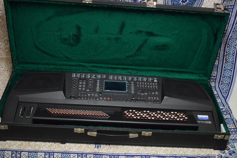 Ketron X8 Com Mala