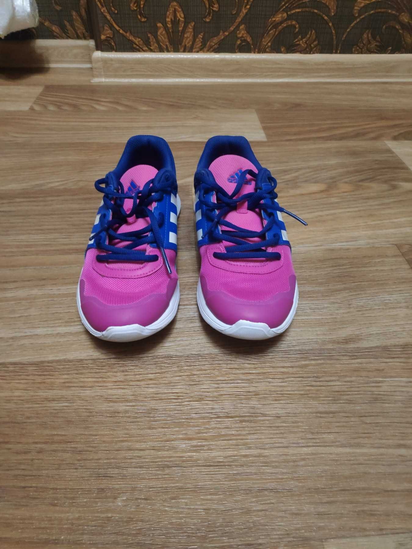 Кроссовки Adidas Essential Fun II (40 размер)