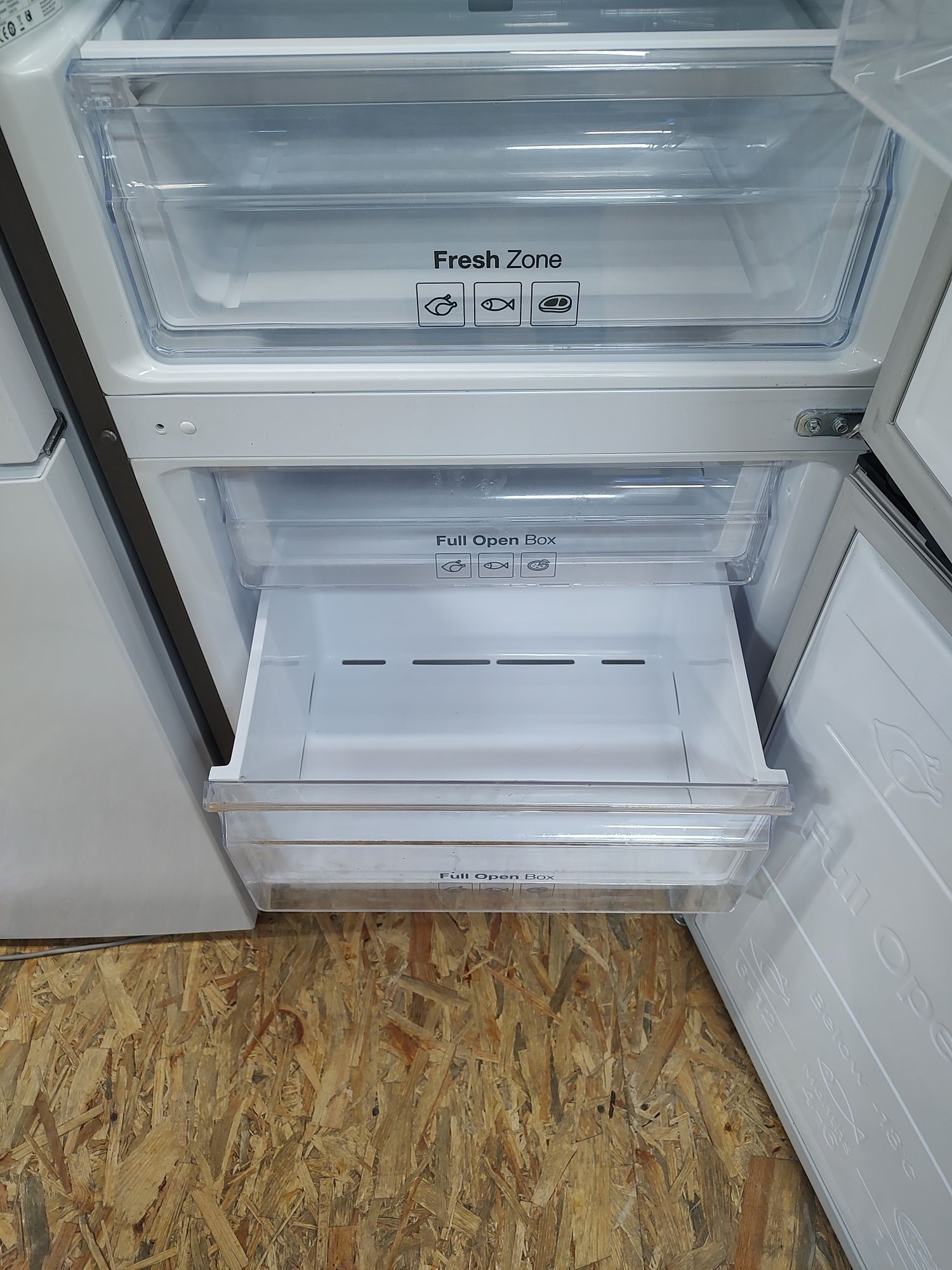 NoFrost Холодильник фірми Samsung, висотою 185см, з Німеччини