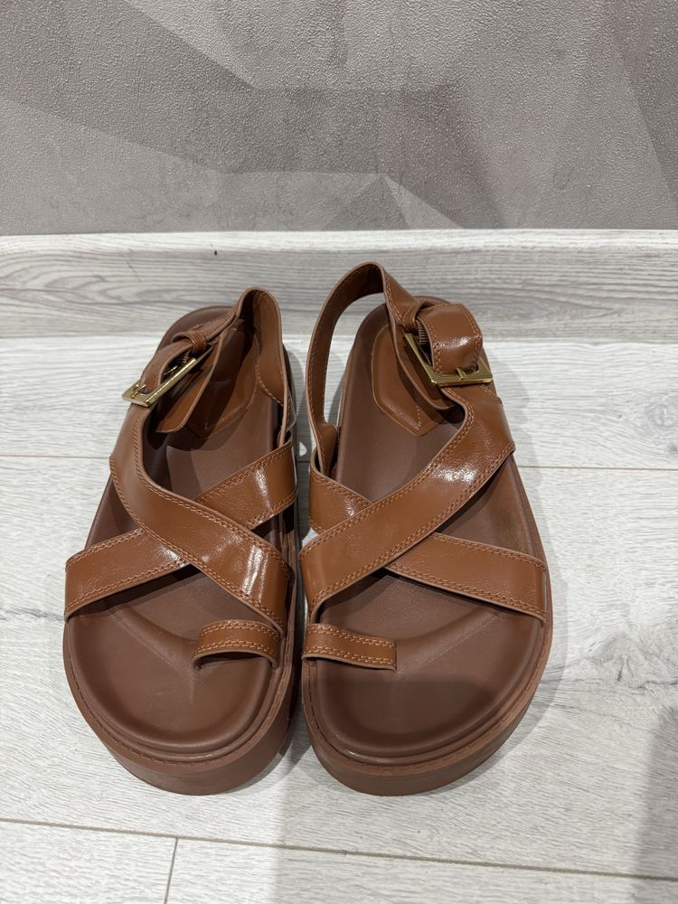 Сандали кричневые zara