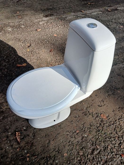 Продам унітаз з бачком б/у