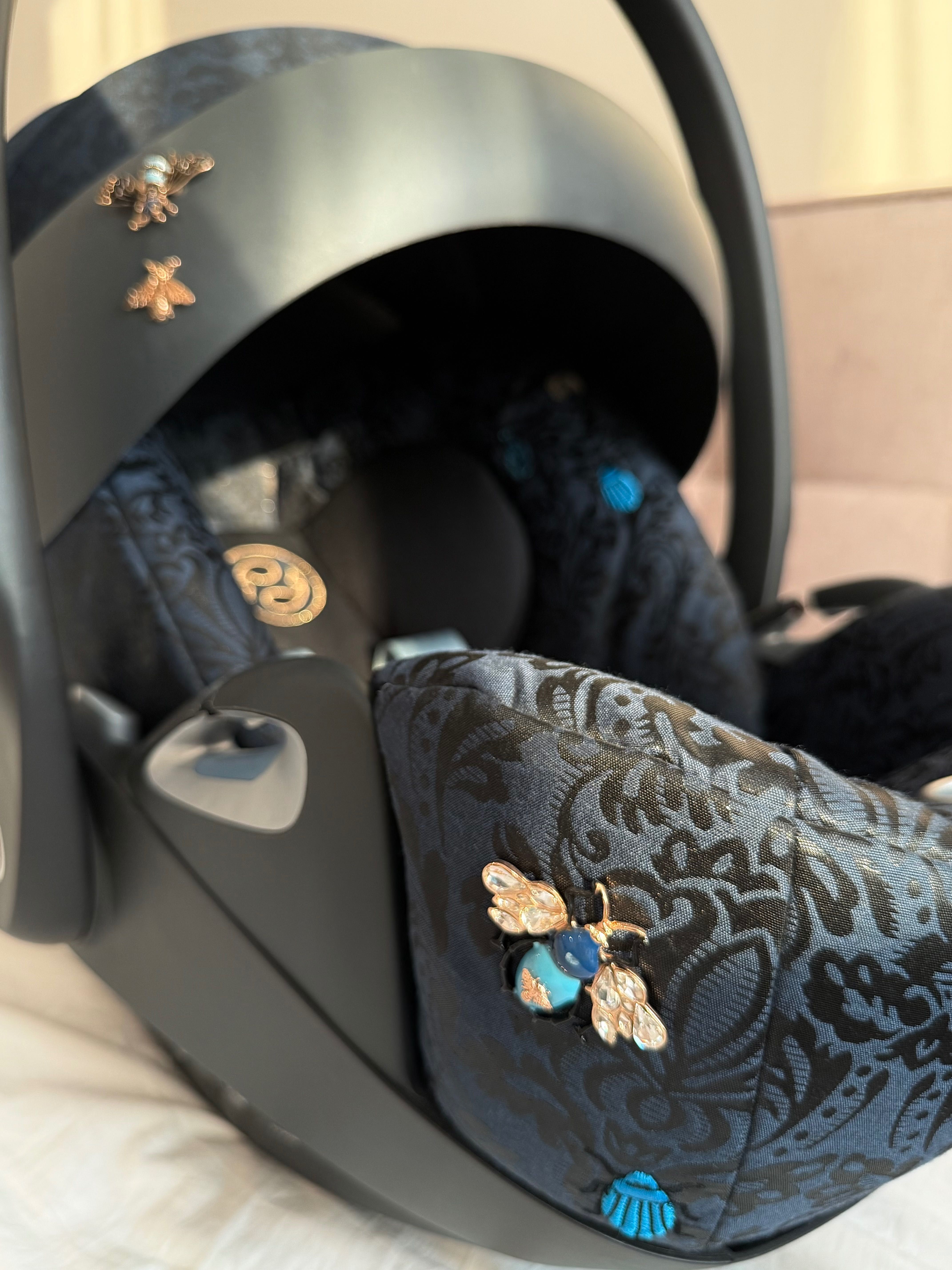 ПРОДАЮ автокрісло Cybex Cloud T i-Size Jewels of Nature